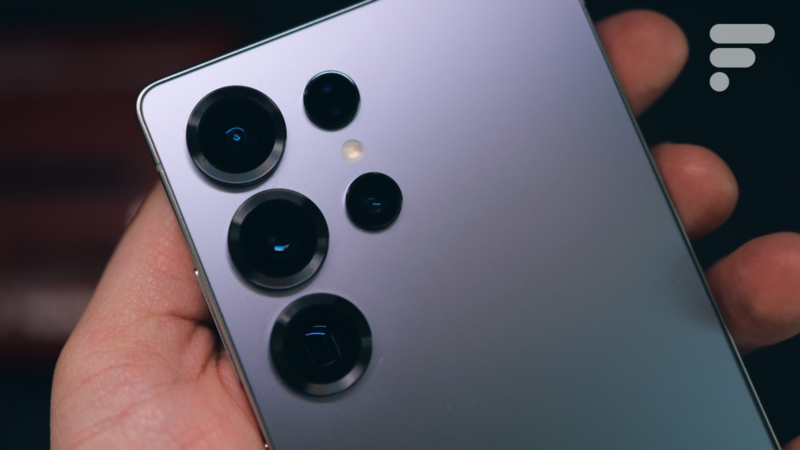 Même en étant fainéant, le Samsung Galaxy S26 Ultra aurait un meilleur zoom optique que l'iPhone 17 Pro