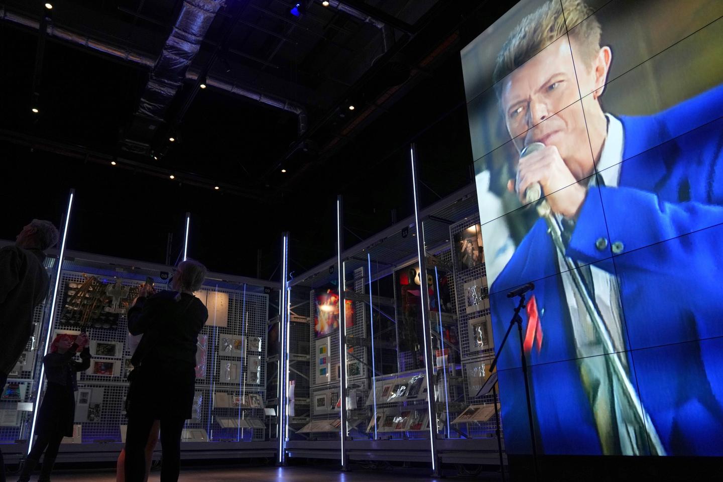 A Londres, un espace dédié à David Bowie ouvre au Victoria and Albert Museum