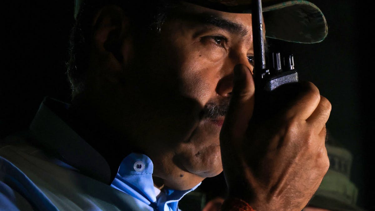 Venezuela-USA: Maduro appelle son peuple à «apprendre à tirer»