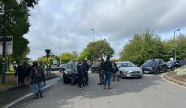 "Courage !" ou "C'est une honte !" : des automobilistes freinés par des militants de "Bloquons tout" à Rennes
