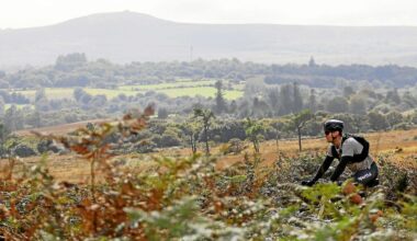 « Il n’a pas fait si moche ! » : les cyclistes des Roc’h des monts d’Arrée sont passés entre les gouttes [En images]