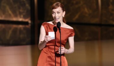 Ce petit clin d’œil de Britt Lower à « Severance » pendant les Emmys est bien trouvé