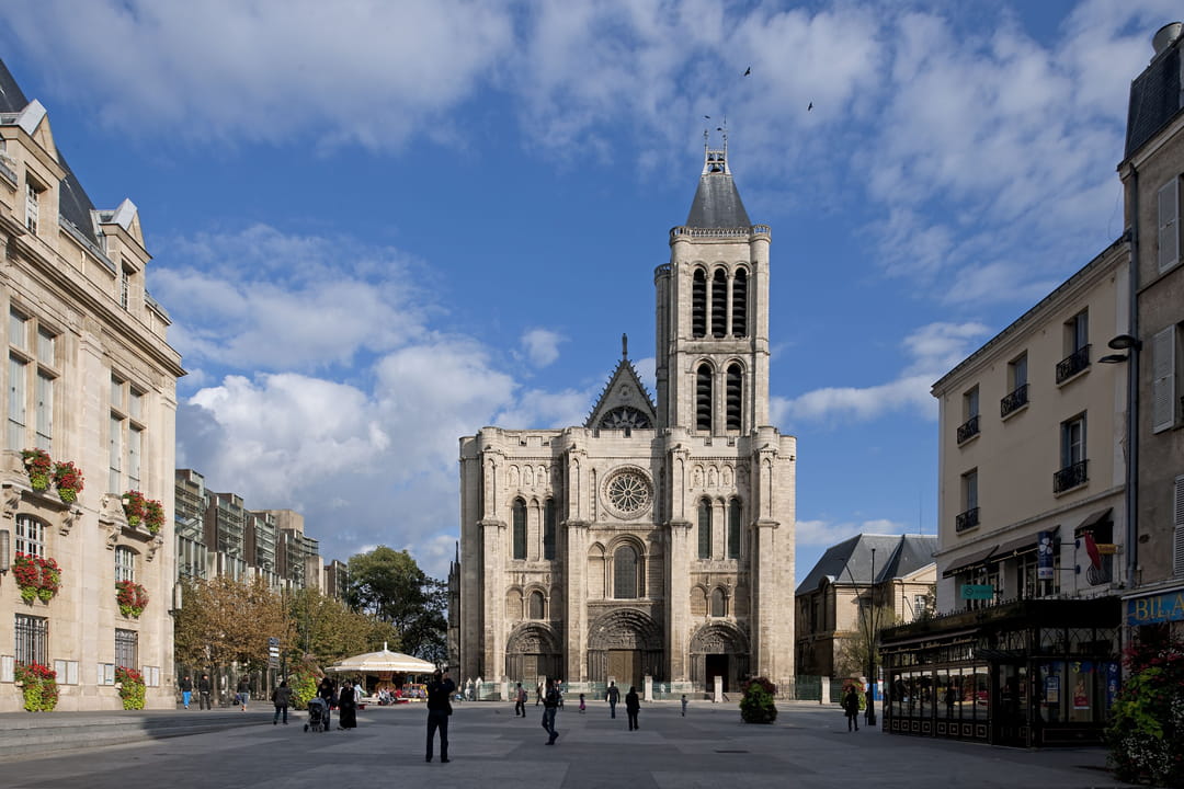 la Basilique cathédrale Saint-Denis en Île-de-France