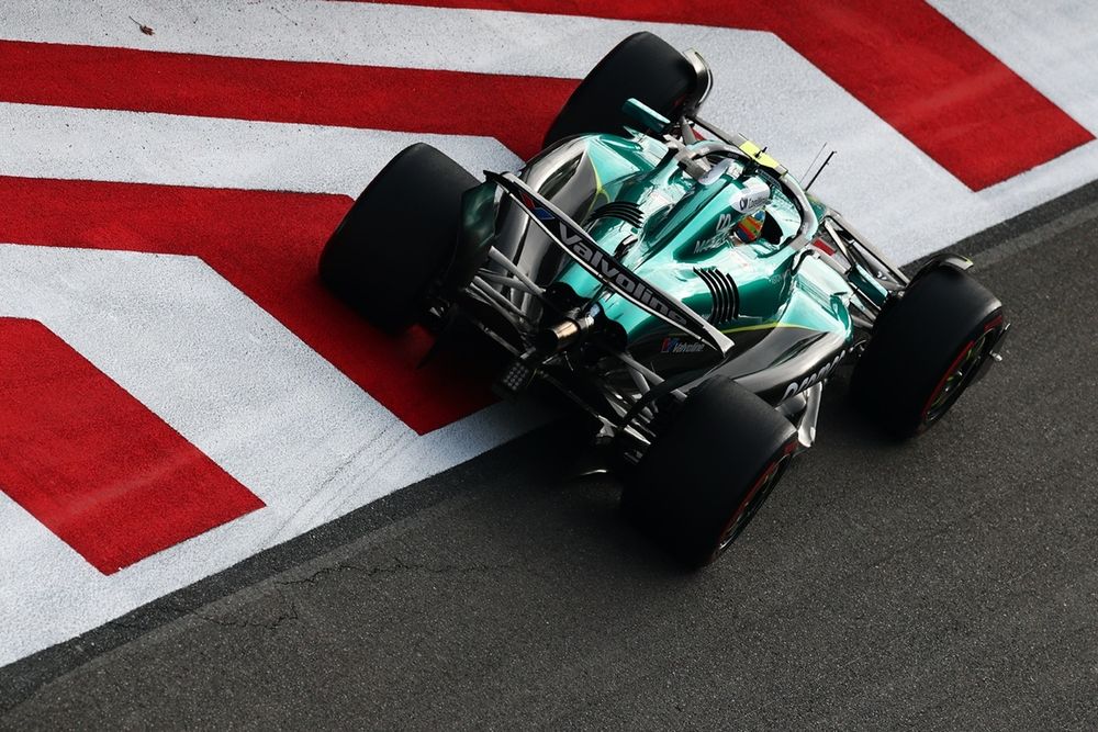 Fernando Alonso (Aston Martin).