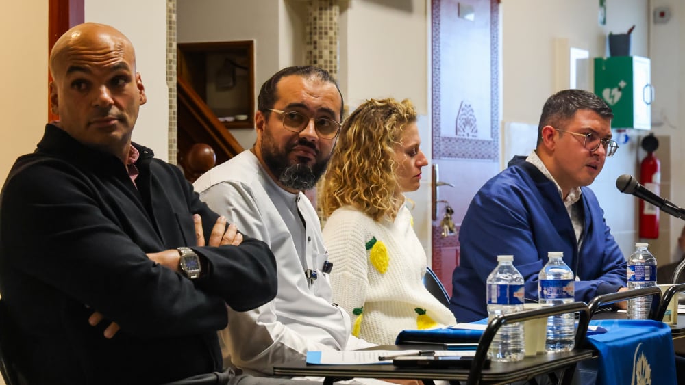 À la mosquée des Bleuets, l’iman se dit "prêt à un bras de fer"