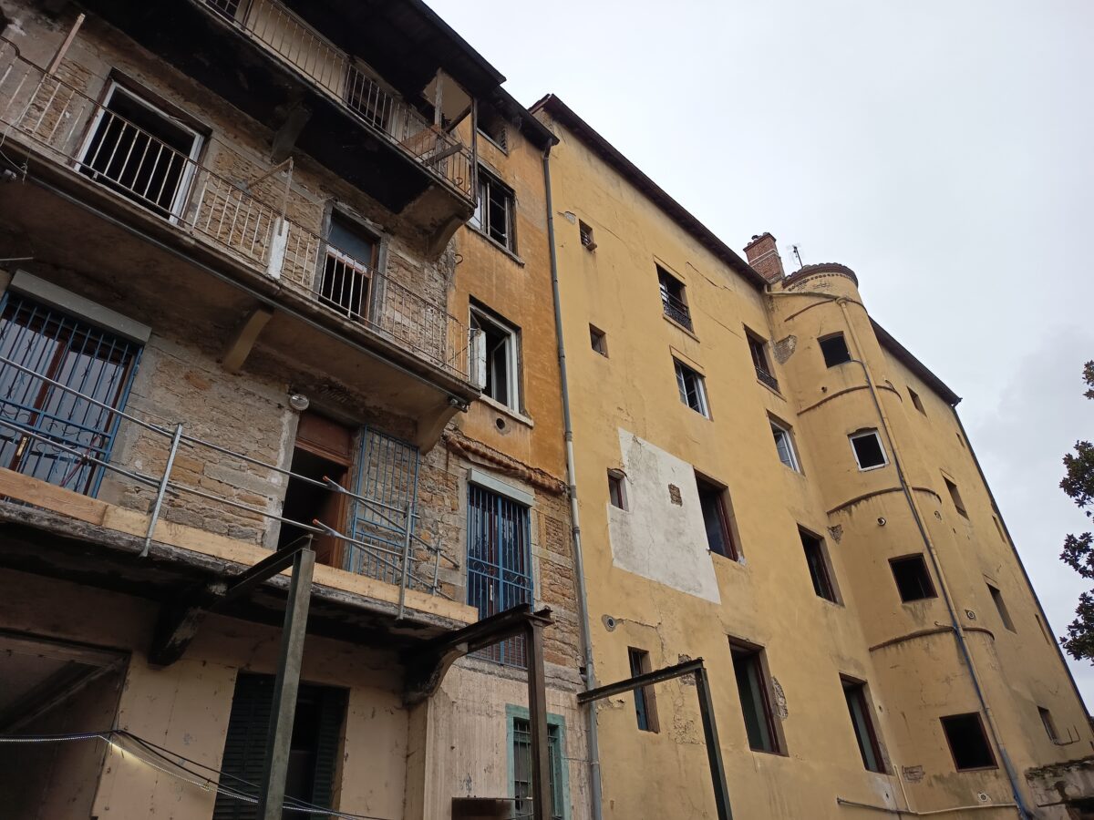 Les premiers logements étudiants du quai Arloing devraient être livrés pour septembre 2027.