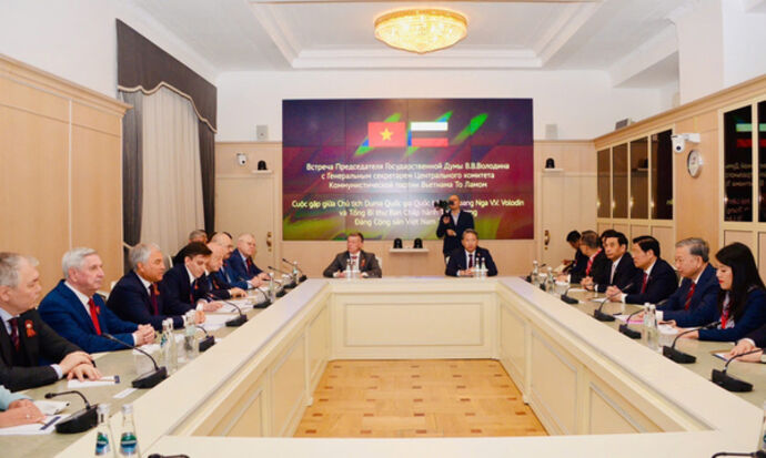 Le Vietnam et la Russie intensifient leur coopération via le canal parlementaire