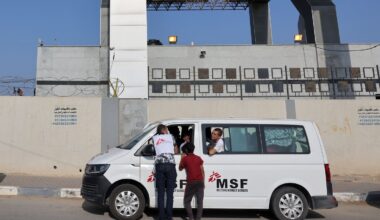 un médecin de MSF raconte l'évacuation "dans le chaos" de la ville de Gaza, sous le feu de l'armée israélienne