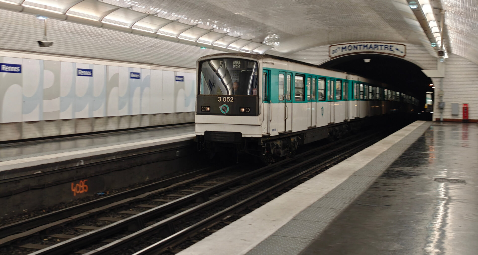 © Shutterstock - Le mouvement de blocage du 10 septembre entraîne une forte perturbation dans les métros, RER et Transiliens d’Île-de-France. Le point sur les prévisions.
