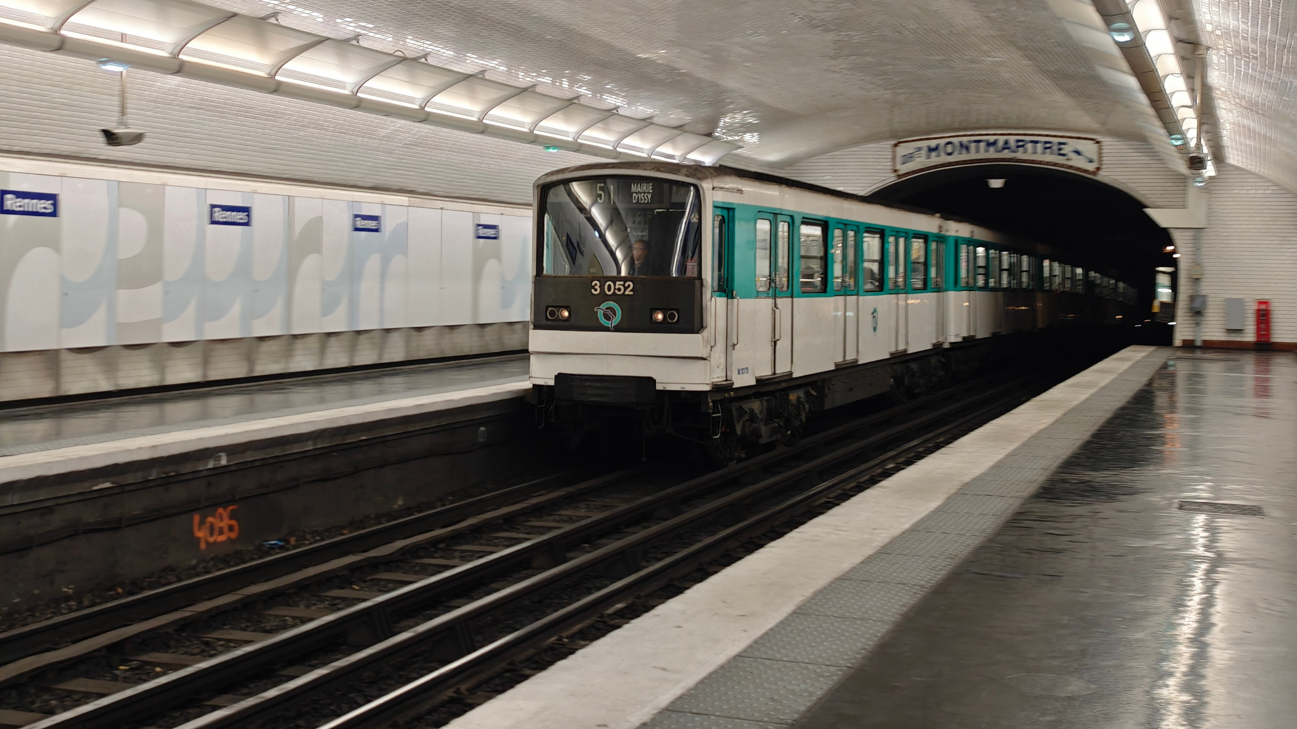 © Shutterstock - Le mouvement de blocage du 10 septembre entraîne une forte perturbation dans les métros, RER et Transiliens d’Île-de-France. Le point sur les prévisions.