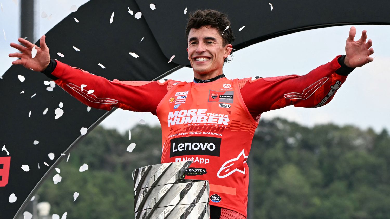 l'Espagnol Marc Marquez remporte son septième titre mondial après sa deuxième place au Grand Prix du Japon