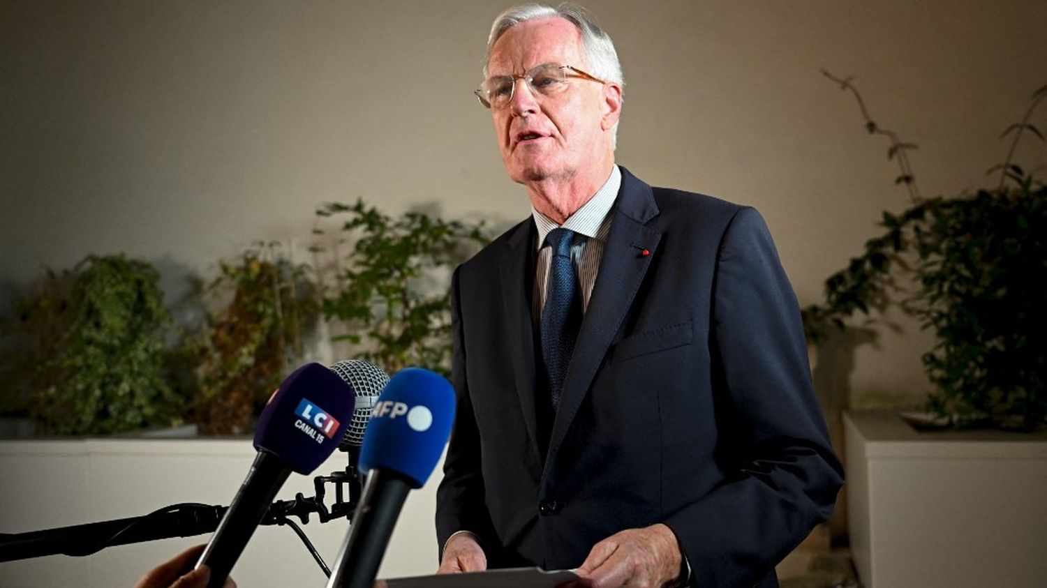 l'ancien Premier ministre Michel Barnier annonce sa victoire avec "plus de 62%" des voix