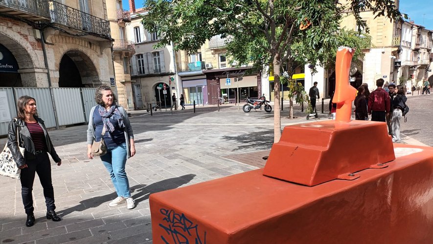 Le léopard de l’exposition "Ça cartonne en centre-ville" endommagé à Agen