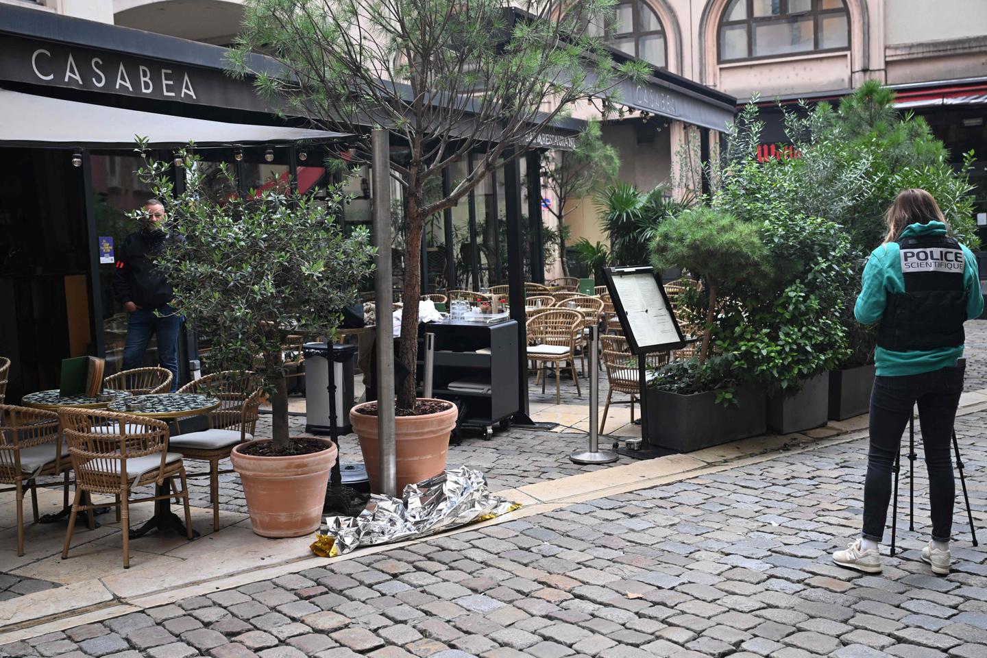 une explosion dans un restaurant du centre-ville fait trois blessés
