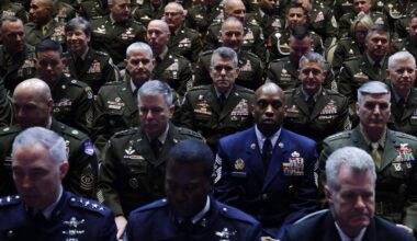 Donald Trump annonce à ses généraux que l’armée «s’occupera des ennemis de l’intérieur»