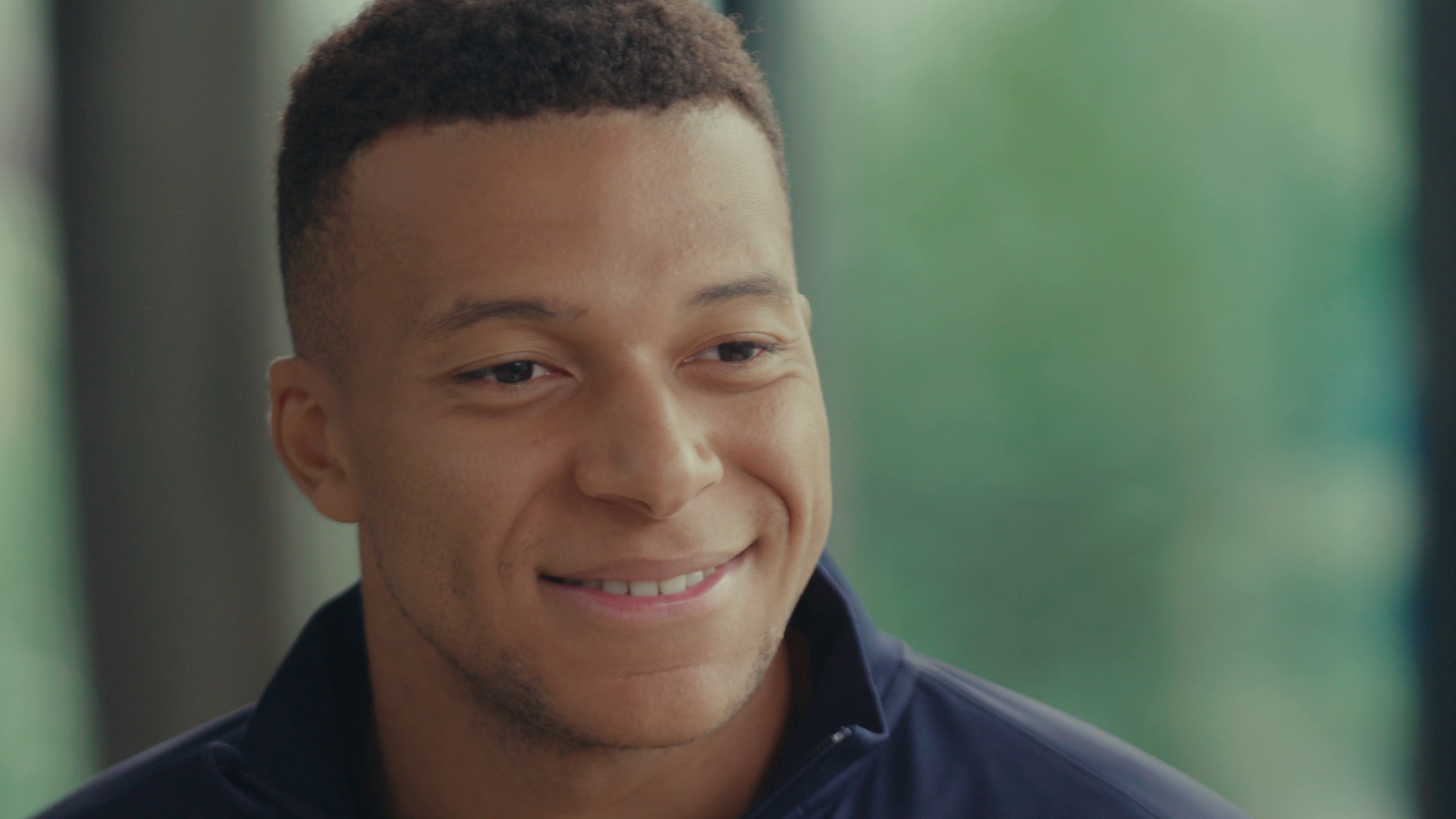 DOCUMENT M6 - Mbappé évoque son "adaptation" au Real Madrid : "J'ai eu la chance de tomber dans le meilleur club du monde"