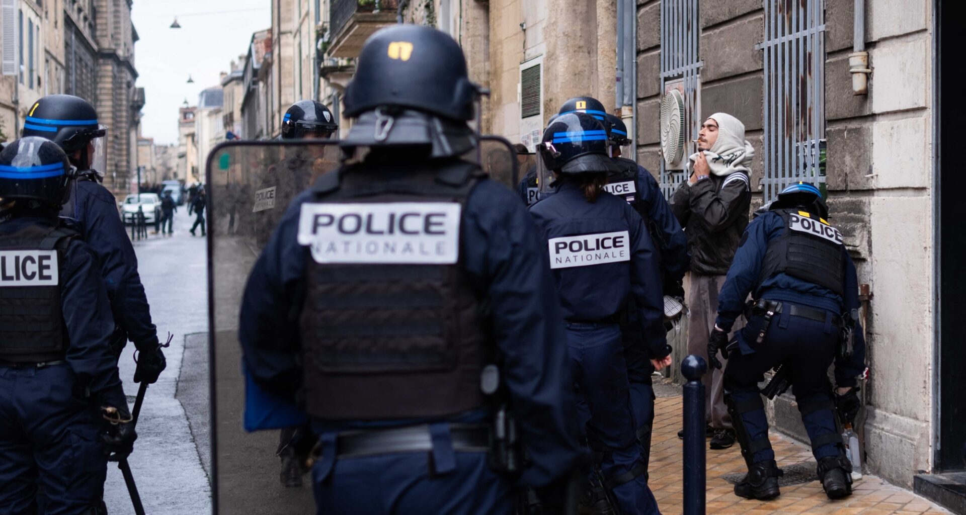 199 interpellations "dont 99 gardes à vue" à Paris, annonce la procureure Laure Beccuau sur RTL