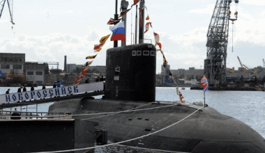 que sait-on de ce sous-marin russe en perdition, près des côtes européennes ?