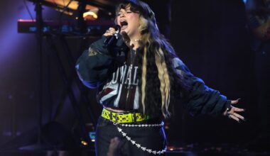 La chanteuse britannique Lola Young victime d'un malaise en plein concert