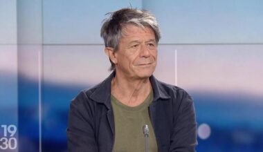 Avec "Kolkhoze", Emmanuel Carrère mêle la mort de sa mère et la guerre en Ukraine - rts.ch