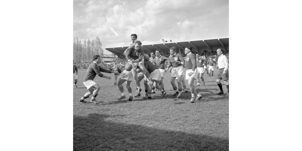 2 avril 1961, le XV de France affronte l'Italie en test match à Chambéry et remporte le match 17-0. Il faudra encore attendre quelques années pour que l'Italie intègre le tournoi des (cinq puis six) Nations. Archives Le Progrès