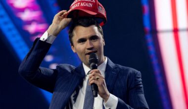 Il y a deux jours, un média américain payait des sorcières pour… maudire Charlie Kirk