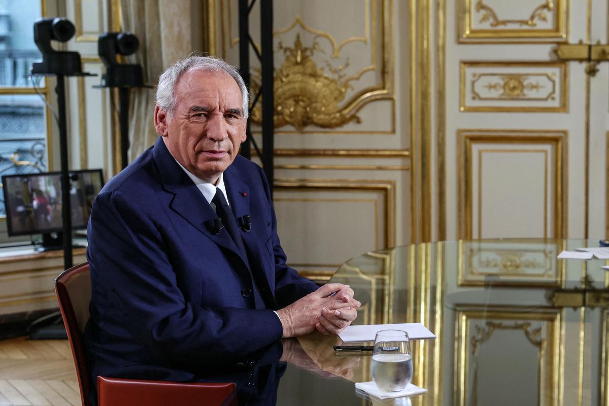 DIRECT POLITIQUE. Vote de confiance : François Bayrou reçoit les chefs du Parti communiste à Matignon, ils dénoncent le “poison” du budget - Sud Ouest