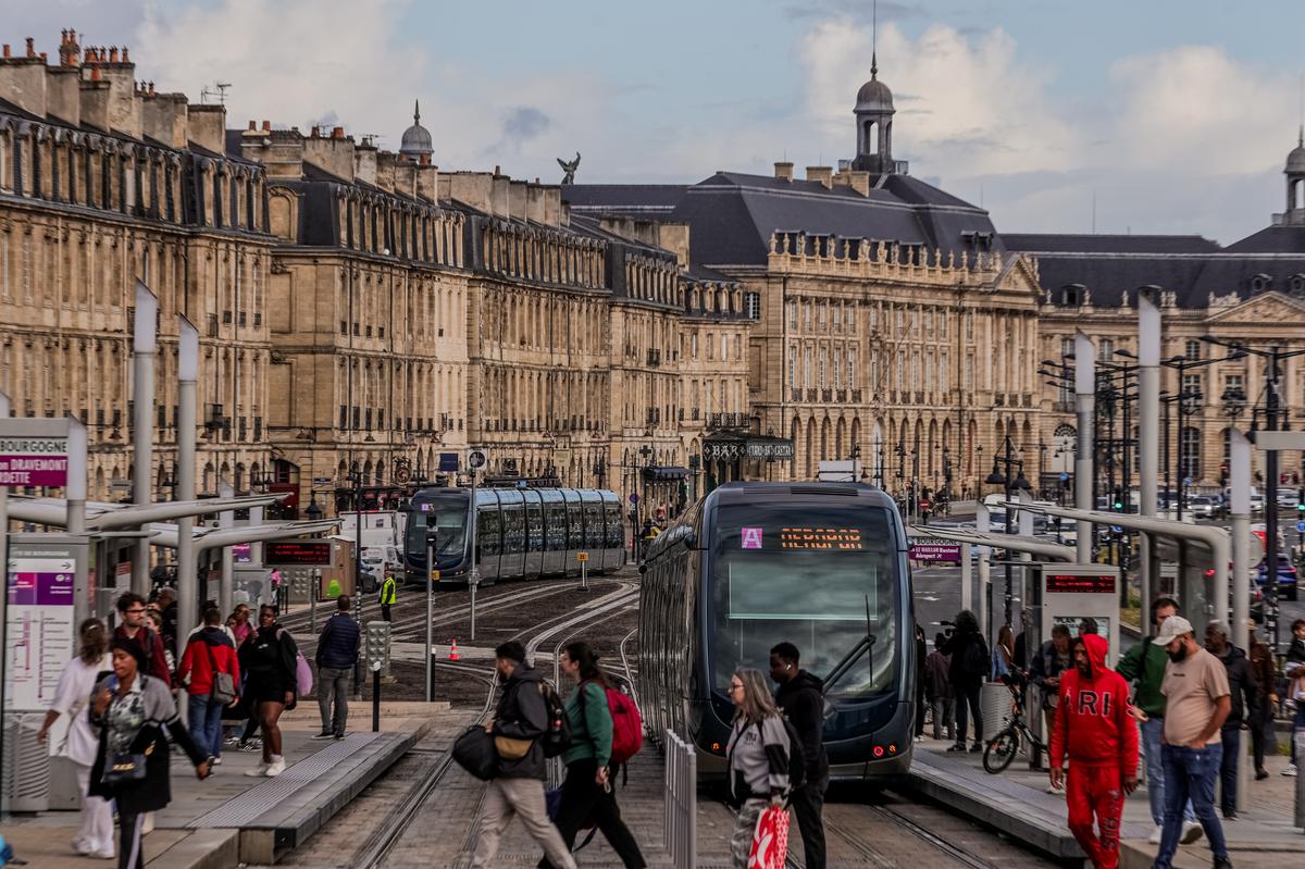 En décembre, l’arrêt porte de Bourgogne va accueillir les lignes E et F.