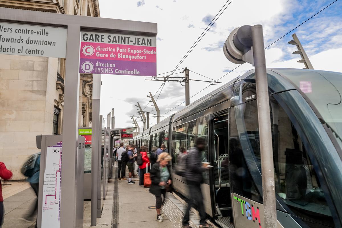 Le trafic a également repris à la gare Saint-Jean.