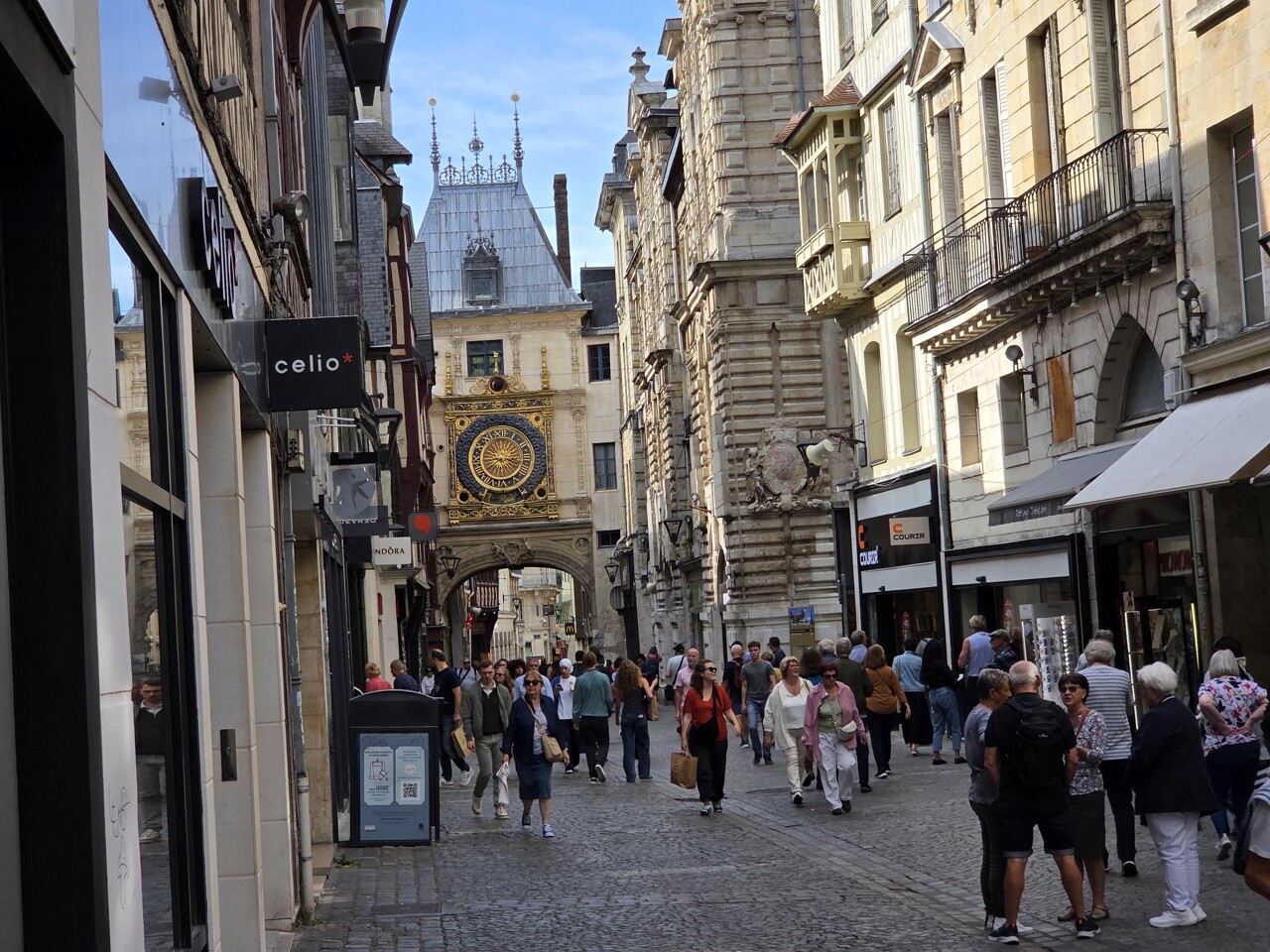 Manif' du 10 septembre et braderie des commerçants feront-ils bon ménage à Rouen ?