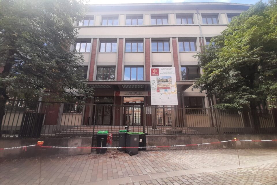 Le nouvel aménagement devant le lycée Saint-Sernin.