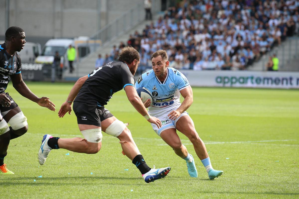 l’Aviron s’en sort in extremis contre Montpellier (26-23)
