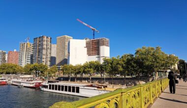 Dans le quartier Beaugrenelle à Paris, la tour Mirabeau veut "reconnecter" les salariés à la ville
