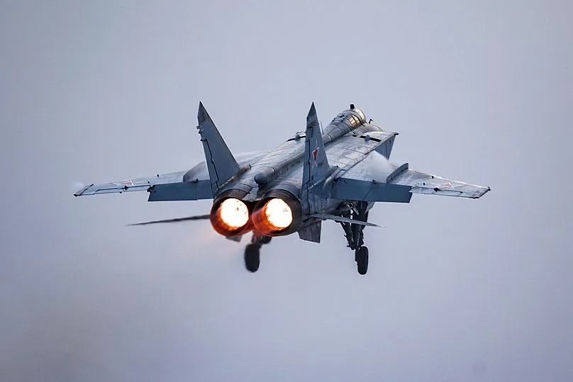 Un chasseur MiG-31 de l'armée de l'air russe décolle d'une base aérienne dans la région de Tver, le 14 février 2022.