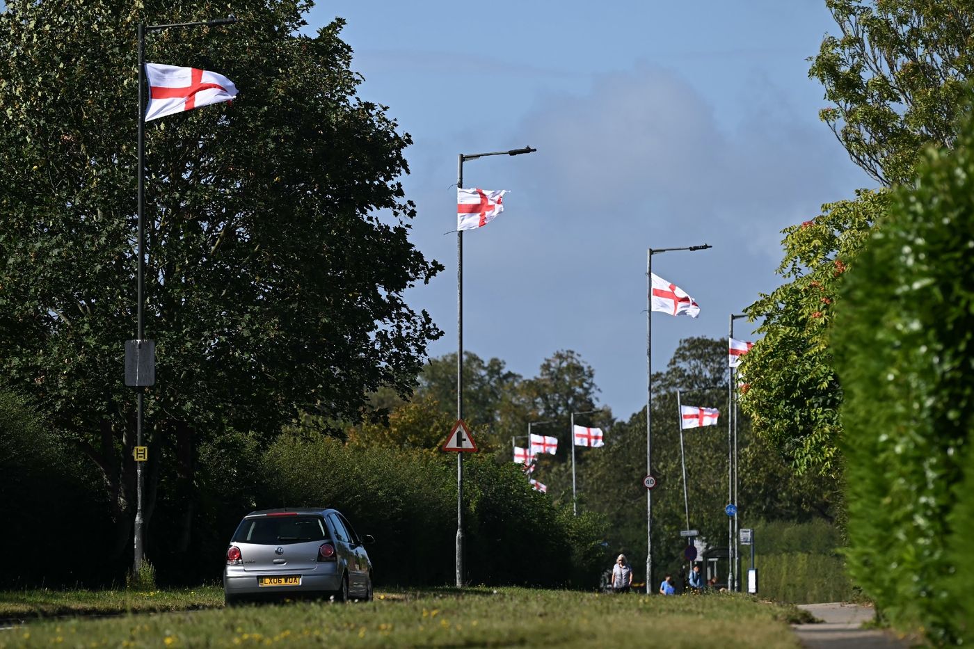 En Angleterre, les drapeaux nationaux foisonnent, portés par un vent anti-immigration