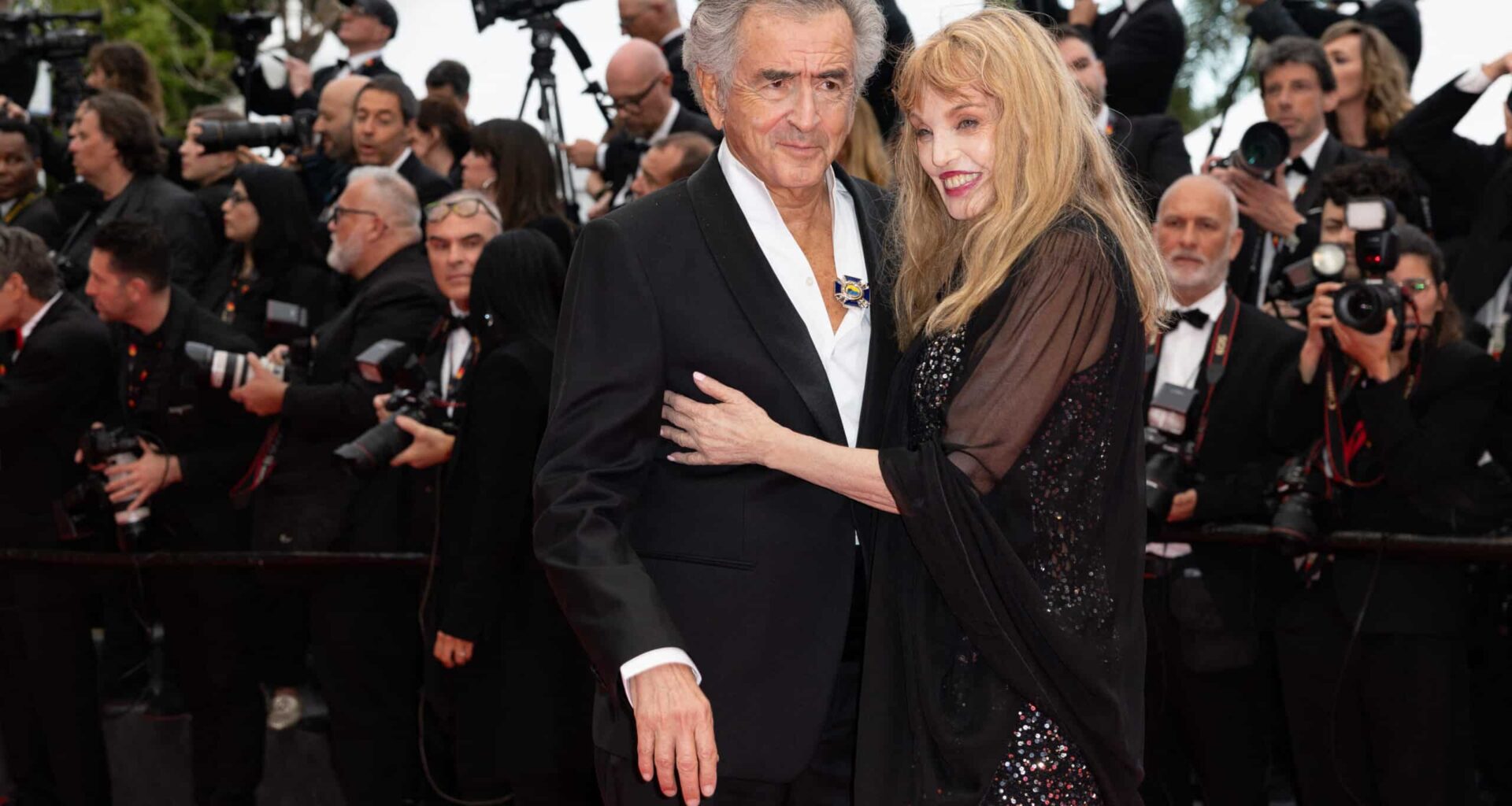 "On savait qu’on faisait un très mauvais film", Arielle Dombasle revient sur son énorme flop au cinéma avec Jean-Paul Belmondo