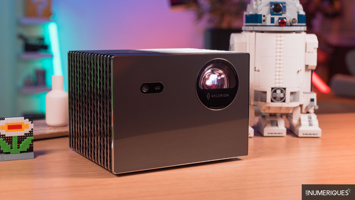 Bon plan – Le vidéoprojecteur Valerion Vision Master Pro 2 "5 étoiles" à 2 249,00 € (-23%)