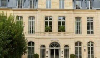 Roger Vivier dévoile son nouveau siège parisien