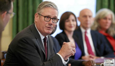 Starmer fragilisé par l’affaire Rayner, Reform UK et les conservateurs en embuscade