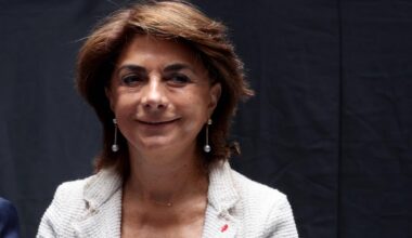 Martine Vassal, visée par une enquête pour détournement de fonds, officialise sa candidature