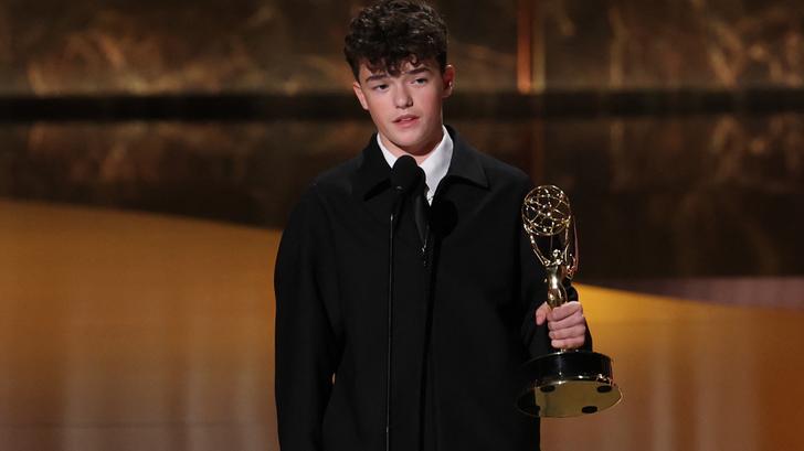 Owen Cooper  récompensé pour "Adolescence" aux Emmy Awards