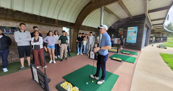 Une heure et demie et 10 € pour découvrir le golf