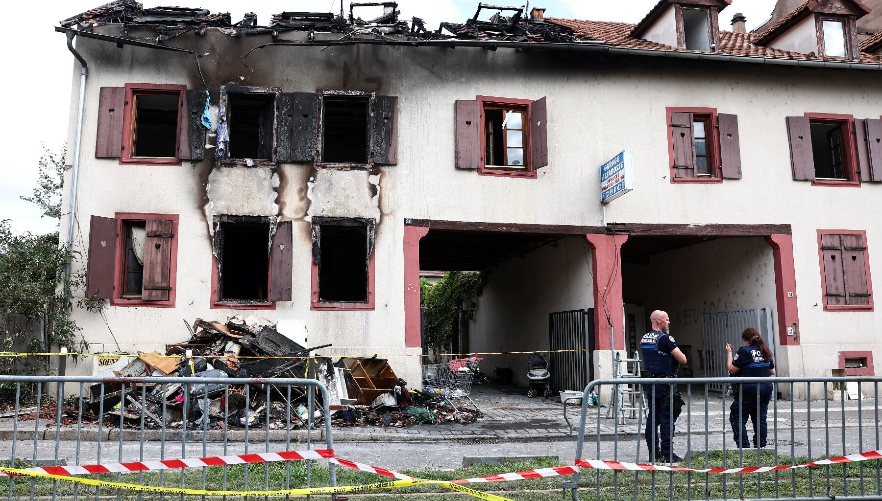 un mort et huit blessés dans l'incendie d'un immeuble