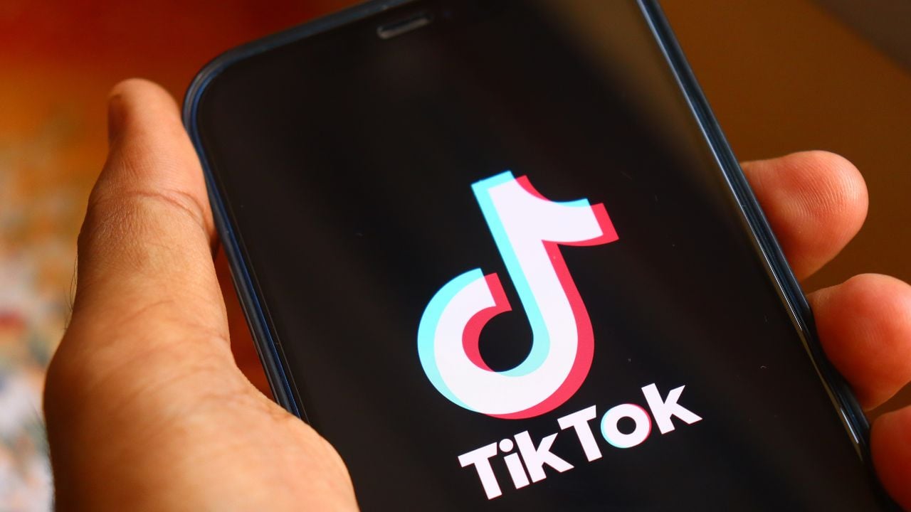 après la mort de sa fille, ce père de famille met en garde les parents, "Voilà ce qu’on trouve sur TikTok"