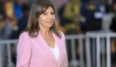 Anne Hidalgo mérite-t-elle d’être repeinte en Marie-Antoinette de l’Hôtel de Ville ?