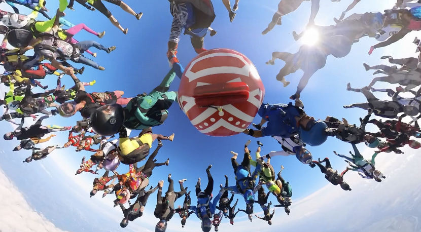 ce couple bat le record du monde de chute libre
