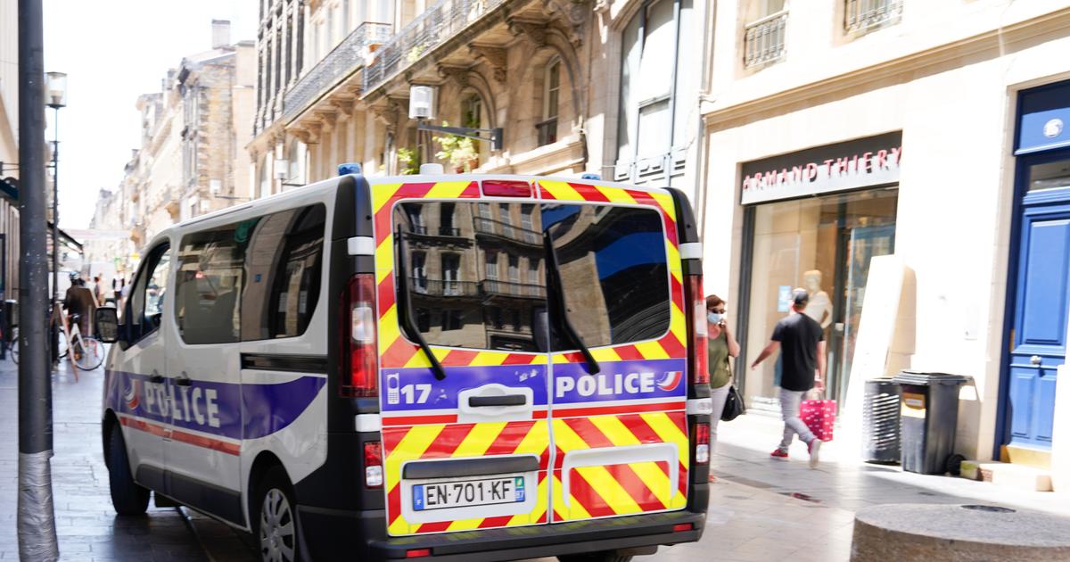 un jeune se livre à la police