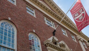 une juge annule le gel de financements à Harvard