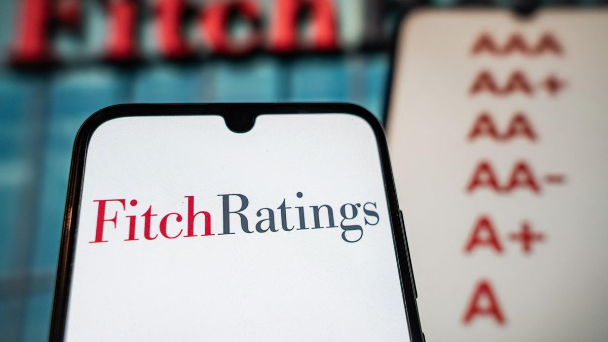 Fitch abaisse d’un cran la note de la France à A +