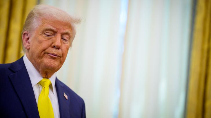 « Je choisirai un remplaçant exceptionnel », avait promis Donald Trump après avoir accusé une statistienne de « bidonner » les chifres du chômage à des fins politiques.